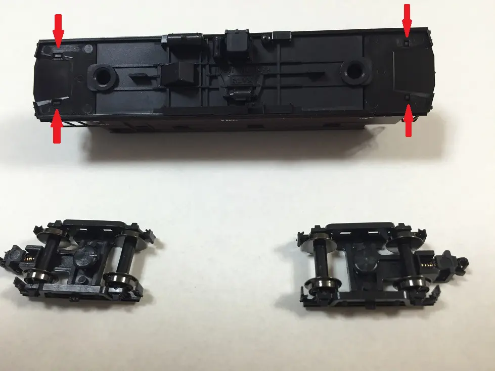 スハ32系 中央線普通列車を弄る。その3 マヌ34 室内灯装備 KATO 10
