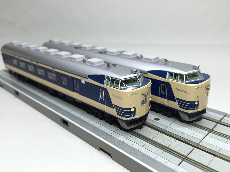 581系「彗星」（クハネ581増備車）が入線しました。KATO 10-1354 / 10