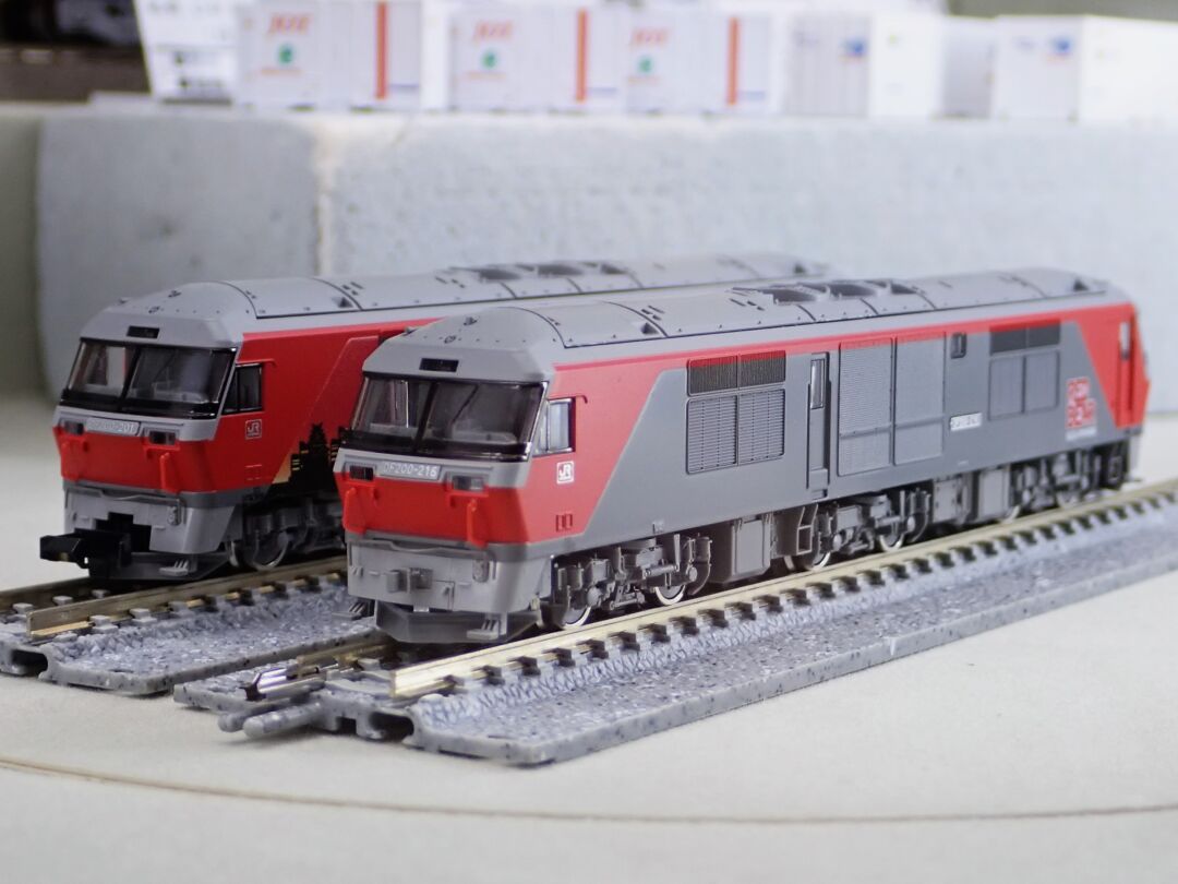 TOMIX DF200-200形ディーゼル機関車(新塗装) 品番：2252 | NGaugeJP