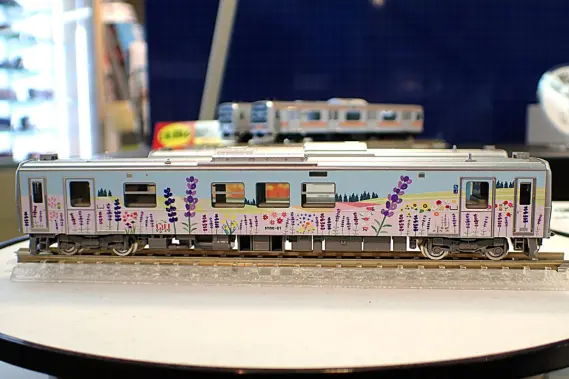 JR H100形ディーゼルカー（石北線・富良野線ラッピング車）セット 品番