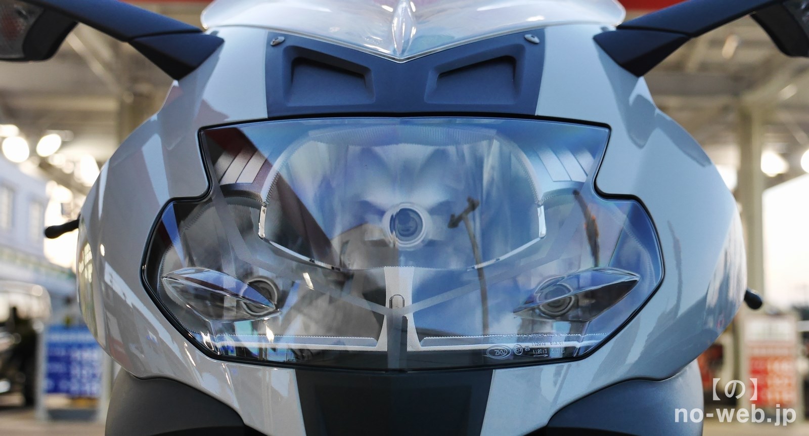 k1300s-headlight.jpg