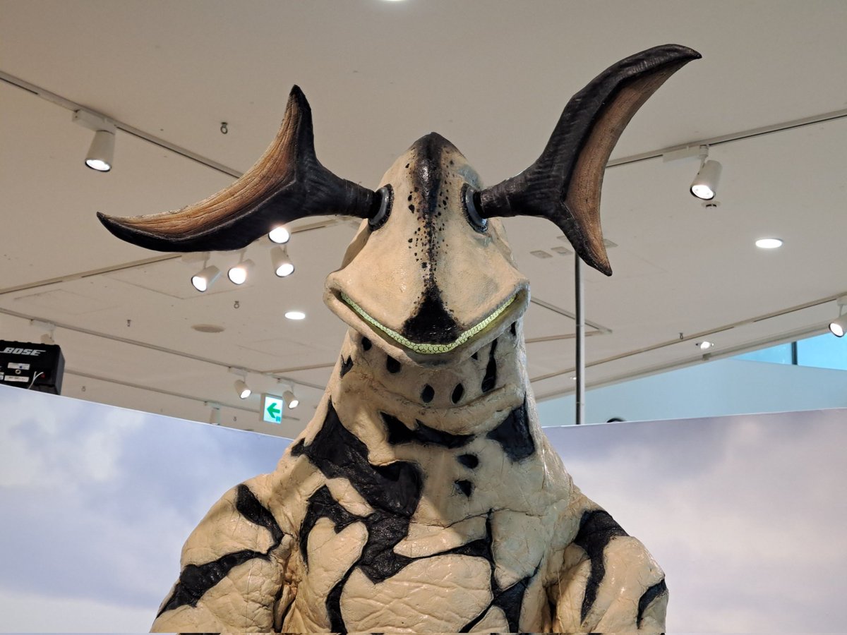 ウルトラマンマックスで新造されて大怪獣バトルで改造された旧