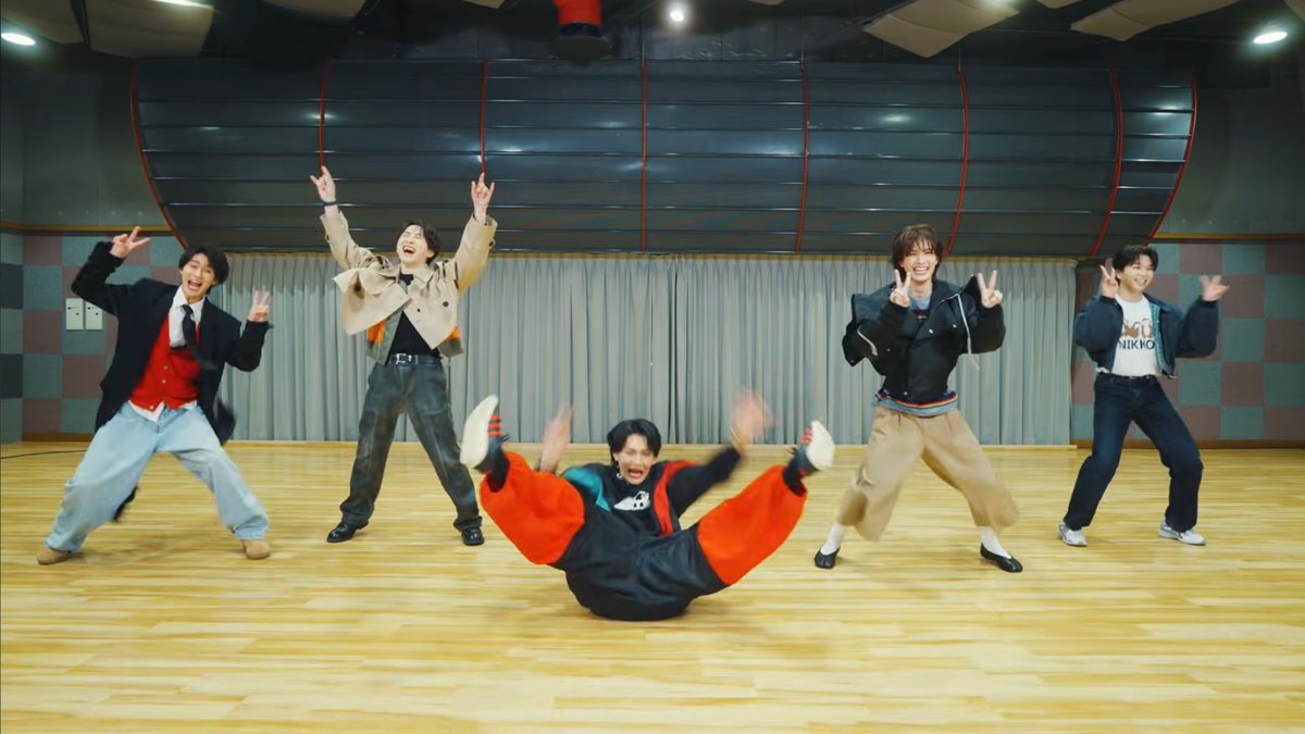 こんなに嫌でも口角上がる画見た事ない𐤔𐤔𐤔𐤔𐤔𐤔