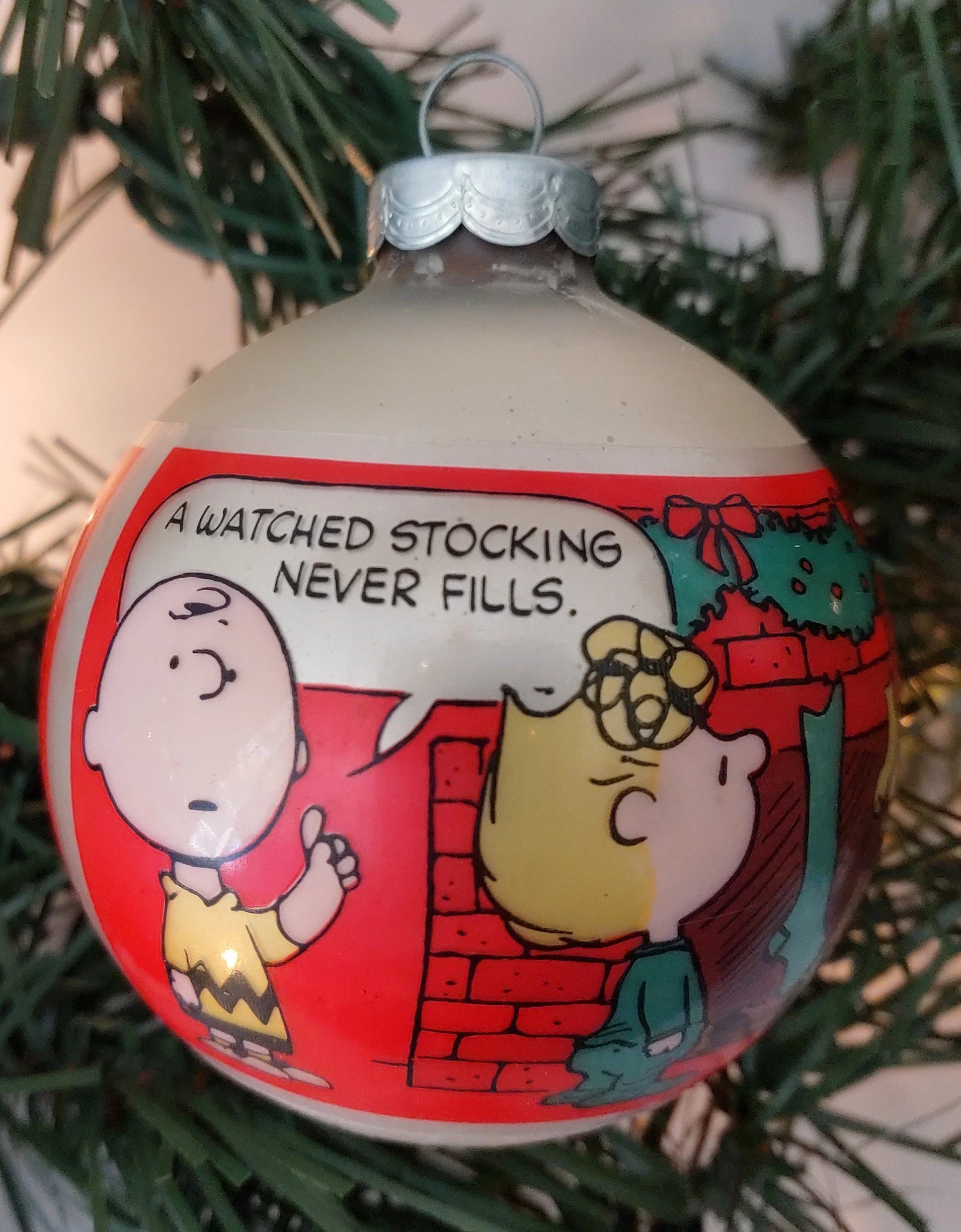 Hallmark 1977 Peanuts Gang Glass Ball Christmas Ornament – Petal