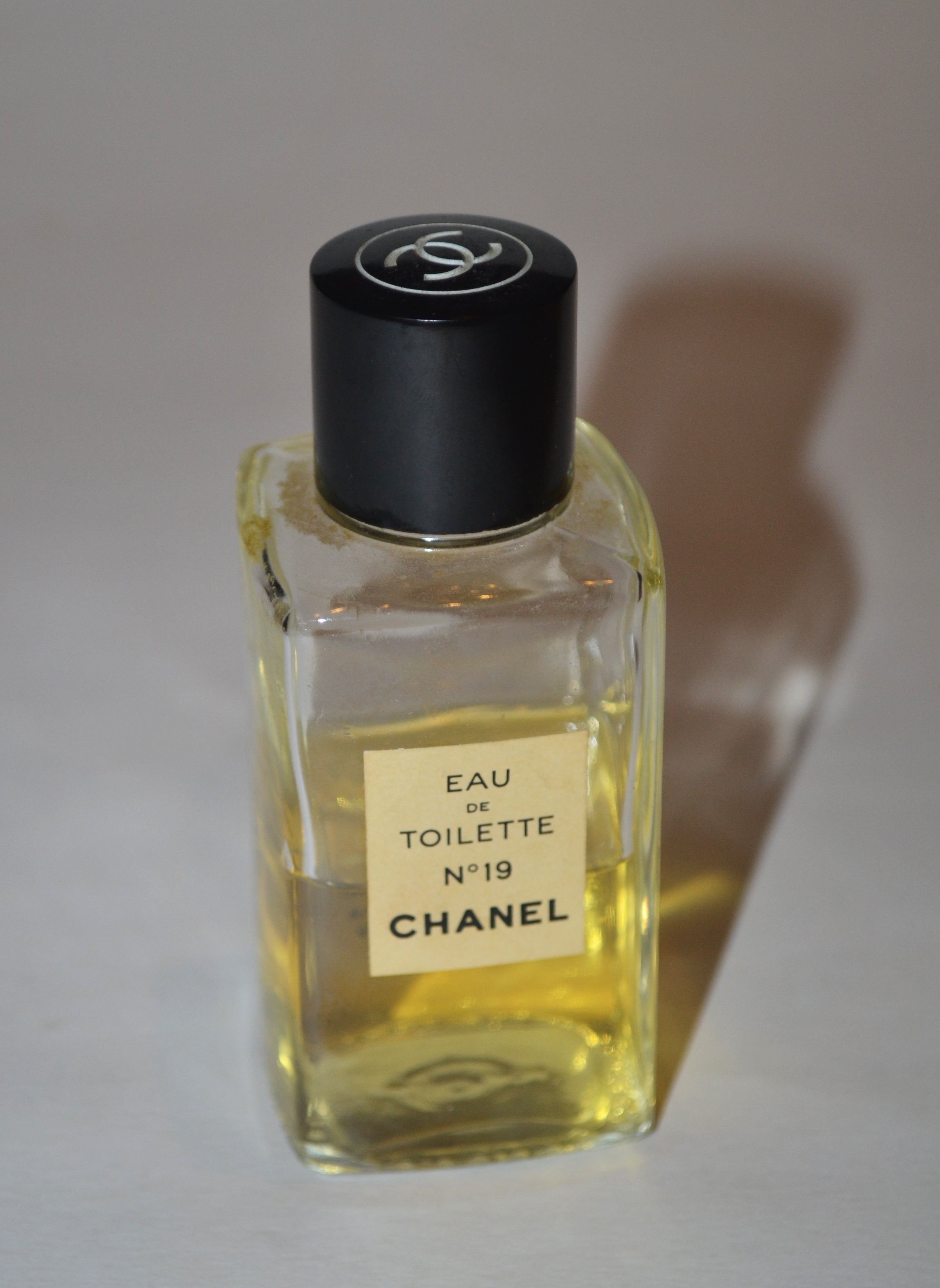 Vintage Chanel No 19 Eau De Toilette – Quirky Finds