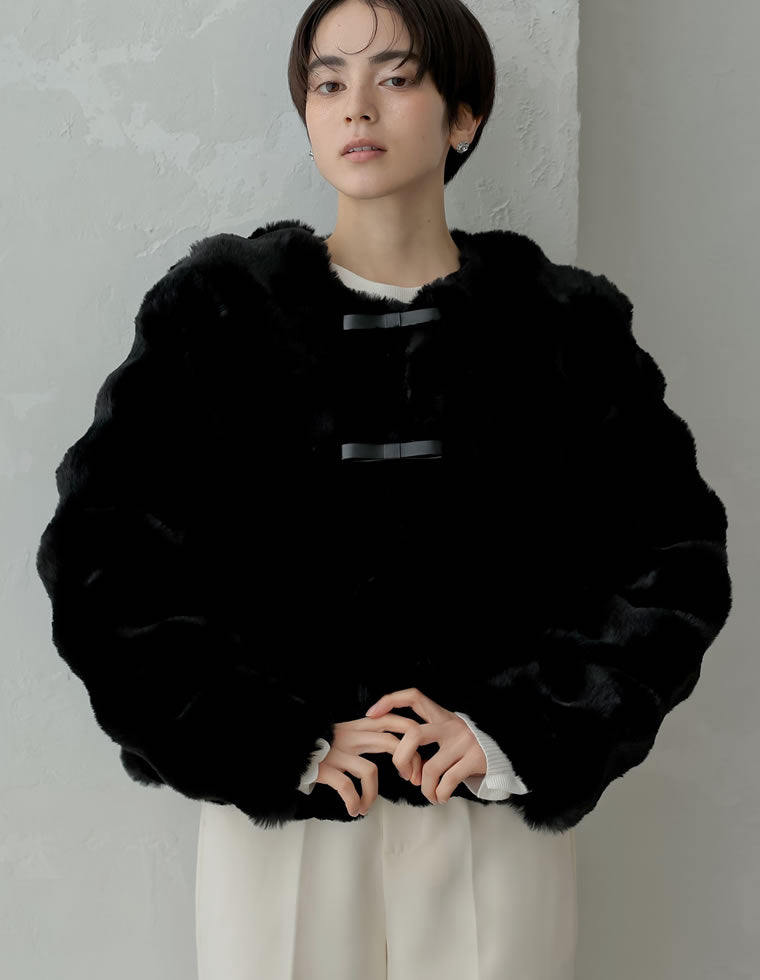 ブロックフェイクファーリボン付ショートコート - ジャケット/アウター