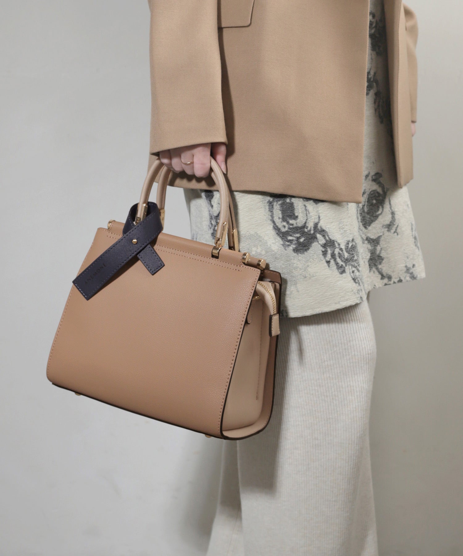 ANEMONE】バイカラーの​スクエア2WAYバッグ｜アネモネ・シエナロゼ