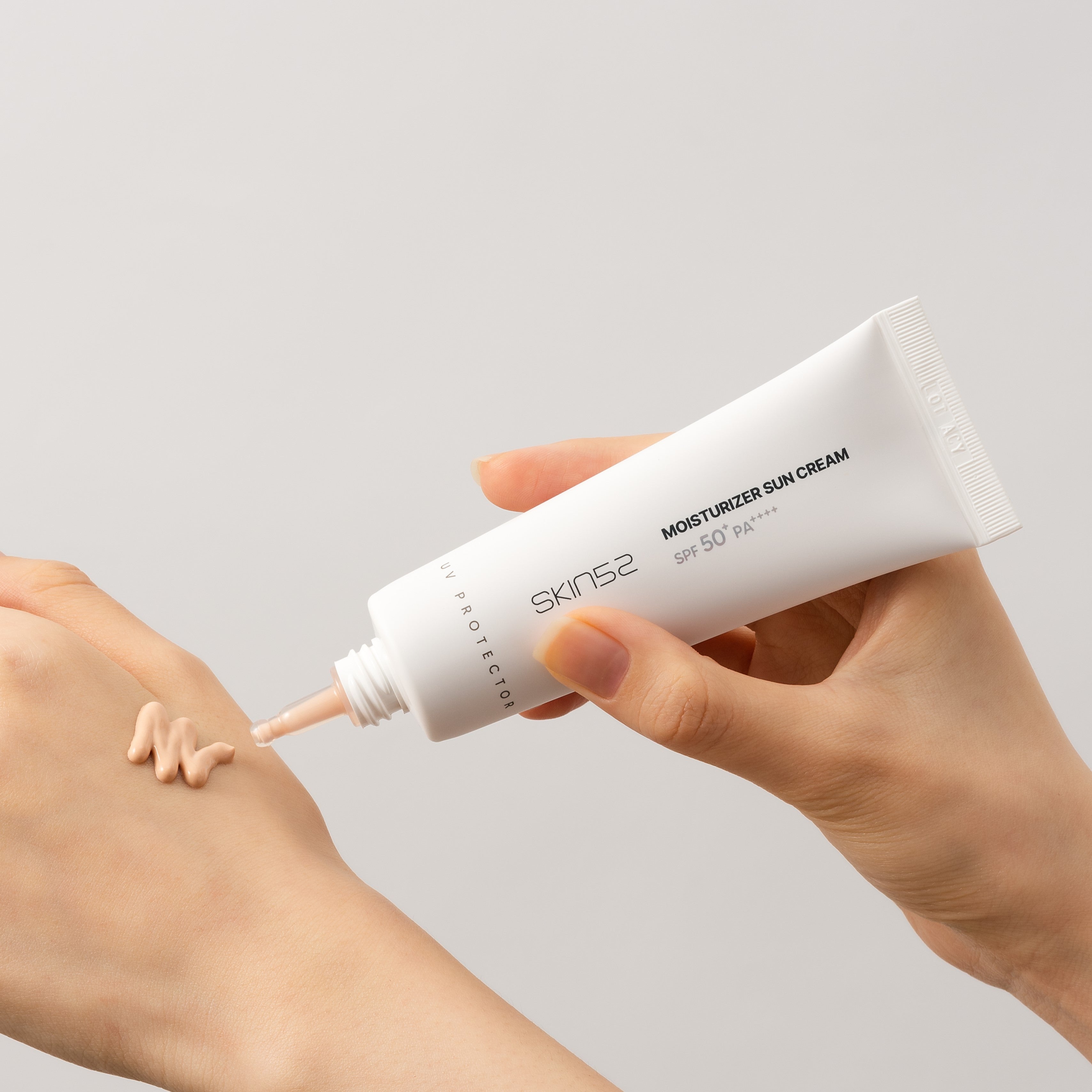 モイスチャライザーUVクリーム SPF50+ PA++++｜保湿タイプ日焼け止め