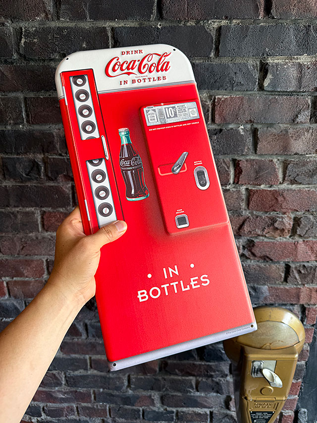 Coca Cola（コカコーラ） 自動販売機型 エンボスティンサイン