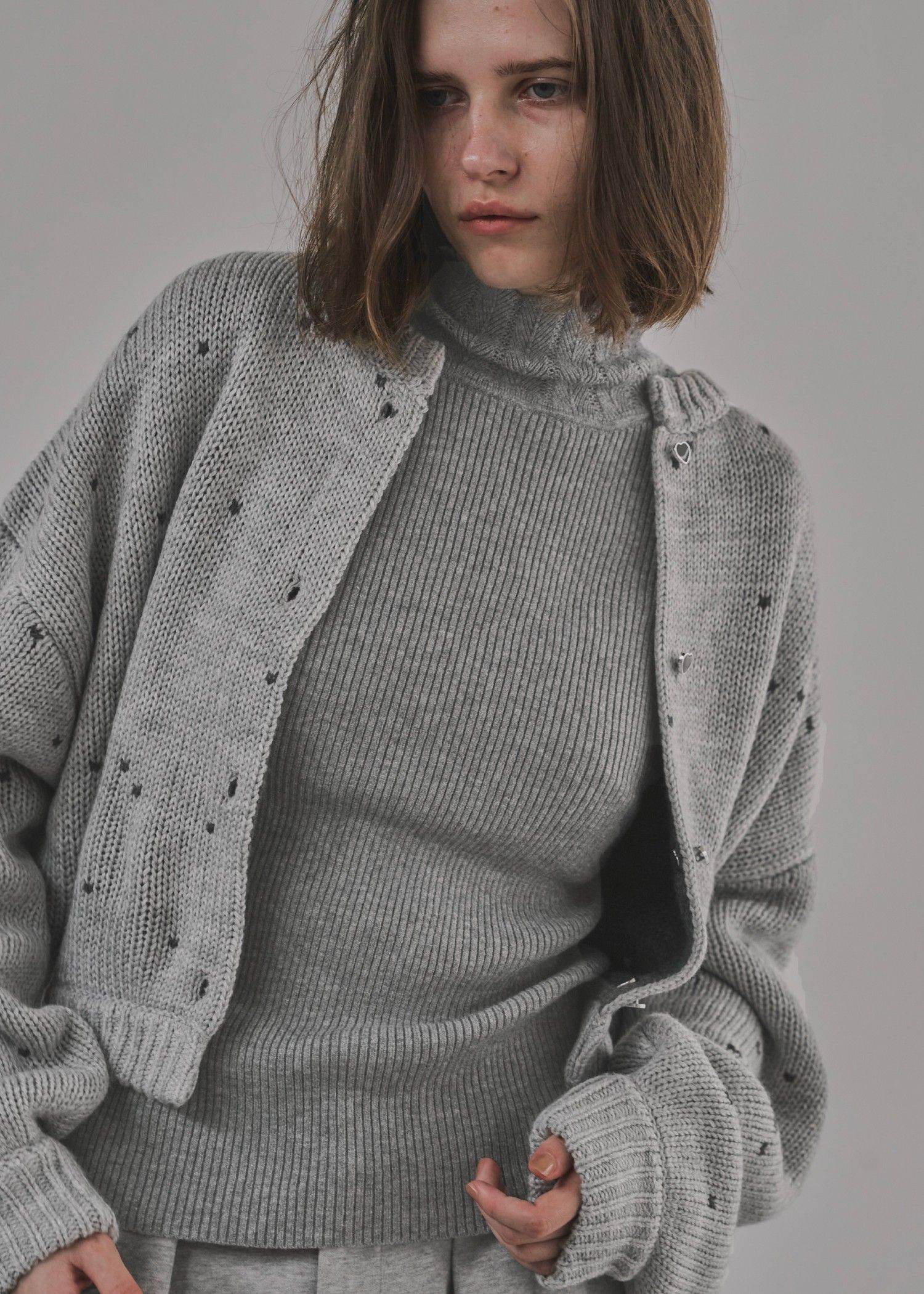 WILLFULLY - scallop high neck flare sleeve knit / ハイネックフレア