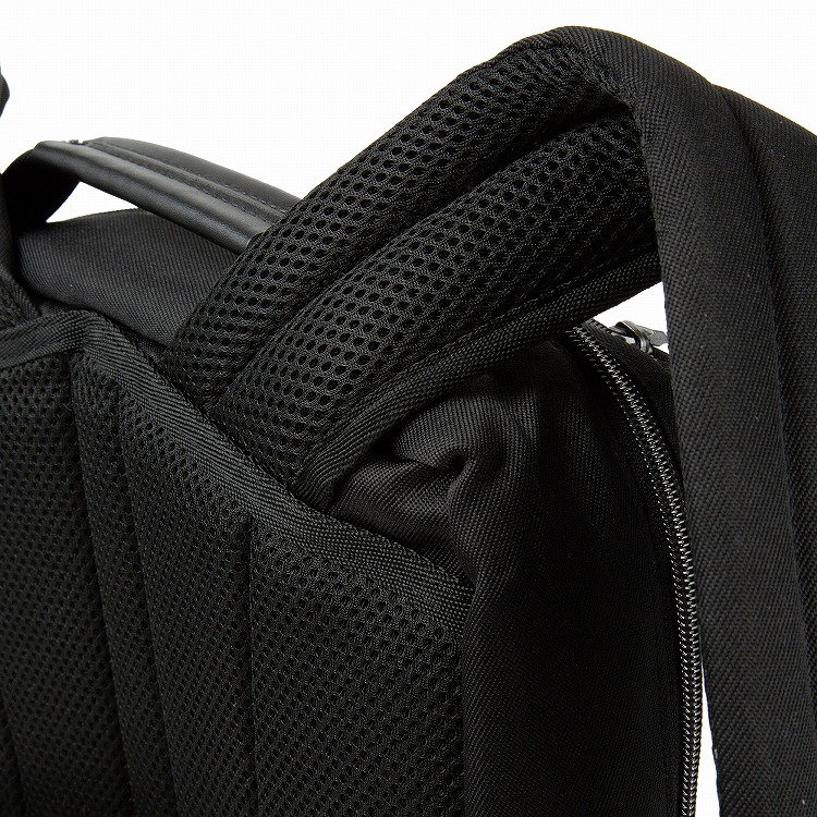 World Traveler／ワールドトラベラー アルテア ビジネスリュック B4