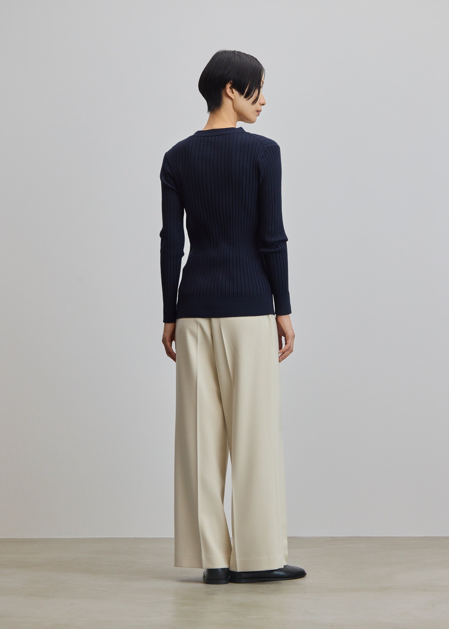 ワイドリブVネックカーディガン - SOÉJU online store｜上質な大人の