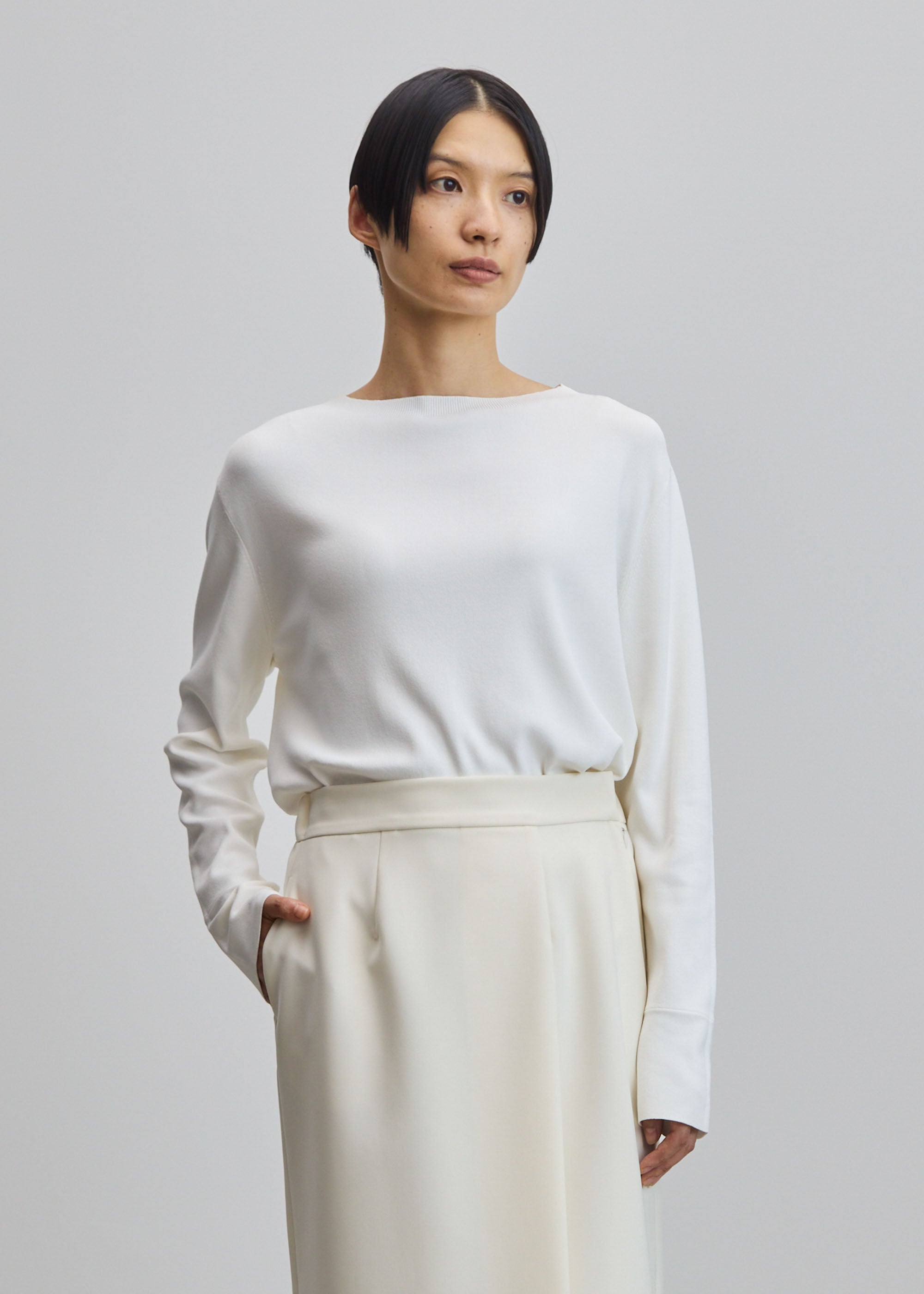 クルーネックニットプルオーバー - SOÉJU online store｜上質な大人の