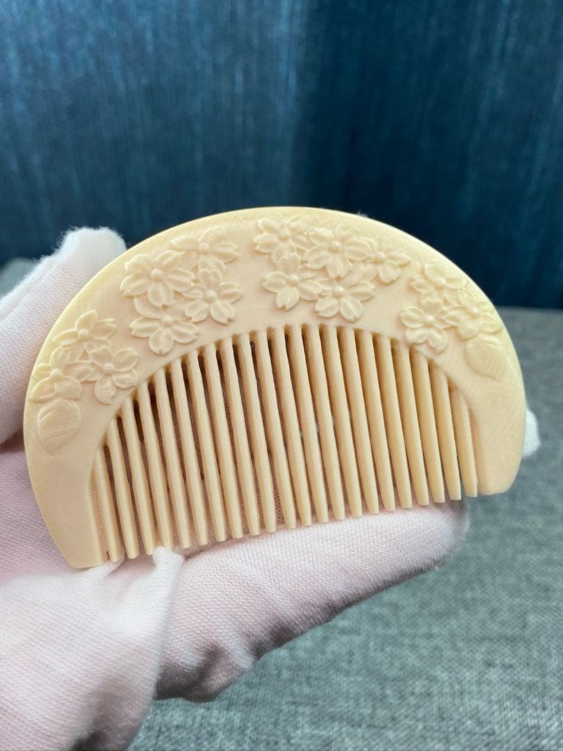 天然マンモス牙美しい手作り彫刻 一櫛百順 髪の櫛 桃の木 くし 木製櫛 ハス【桃太郎】両面彫刻 お守り 静電気防止 美髪