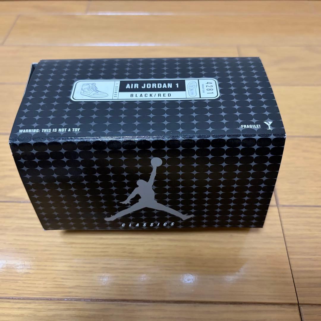 限定3000個 NIKEナイキ エアジョーダン 陶器 フィギュア 黒赤 - メルカリ