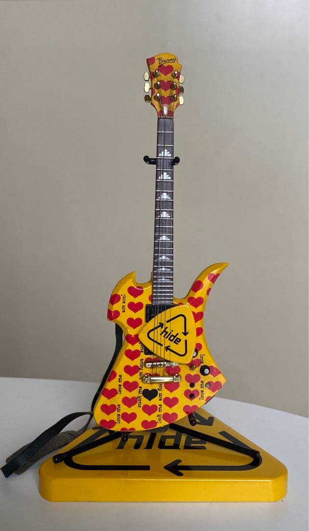 hide ギター イエローハート 1/6フィギュア - メルカリ