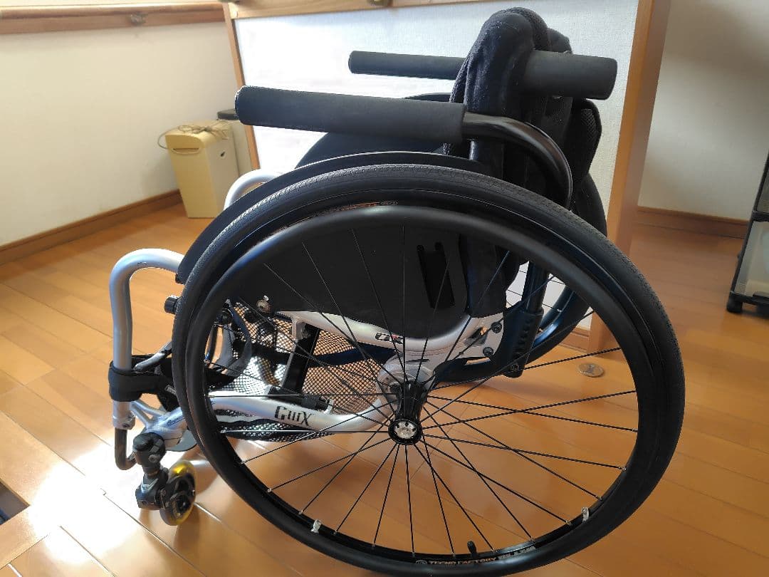 車椅子（自走式）OXエンジニアリング GWX III シルバーフレーム