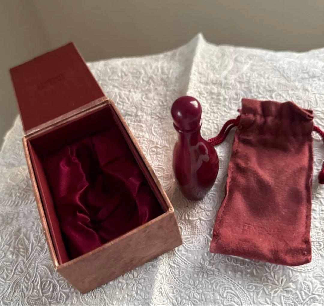 が*す様 SHISEIDO Féminité du Bois 35ml 香水 30周年を記念した限定デザイン｜セルジュ・ルタンス フェミニテ