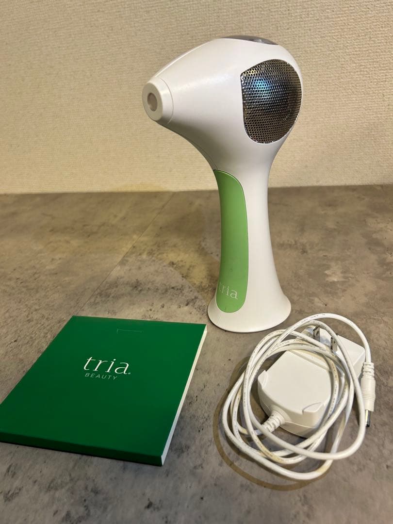 トリア 脱毛器 本体 充電器付き
